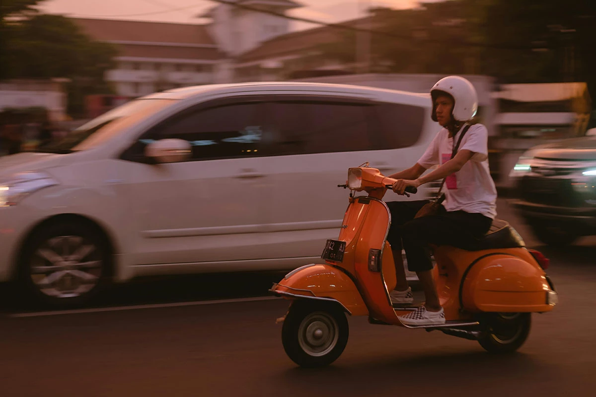 SIM untuk pengendara motor dan mobil